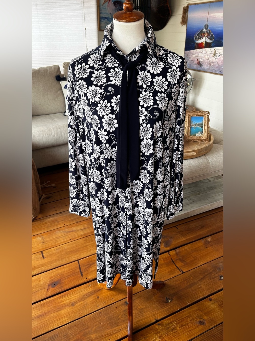 She Chocolate Black White Floral Tie Neck Dress Size 3 fits size large